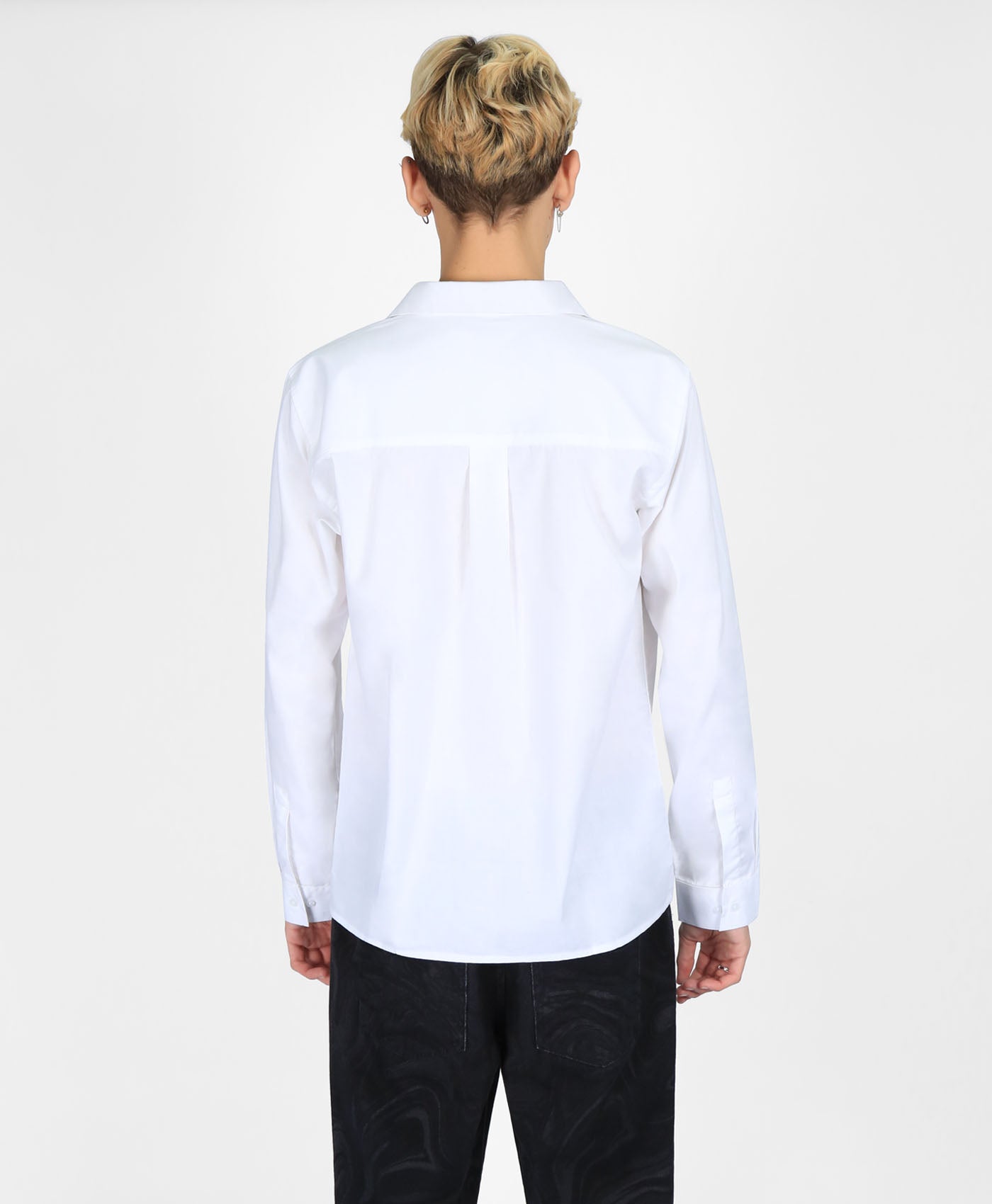 Shirt in White with Back Flower Embroidery